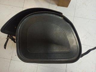 Baúl cuero moto custom