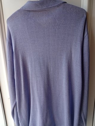 Chaqueta morada con botones