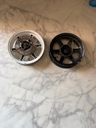 2 Llantas Yamaha Jog R 20€ cada una