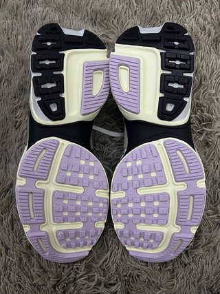 Nike Deportivas Moradas y Plateadas