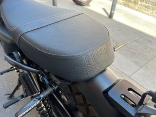 Mutt 125 Negra