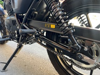 Mutt 125 Negra