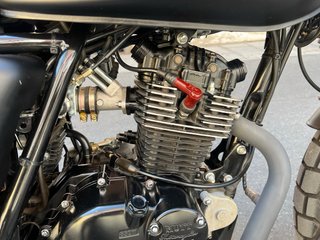 Mutt 125 Negra