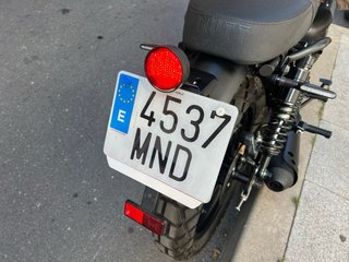 Mutt 125 Negra