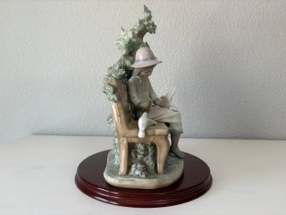 Figura de Nao Lladró Niña alimentando palomas 1983