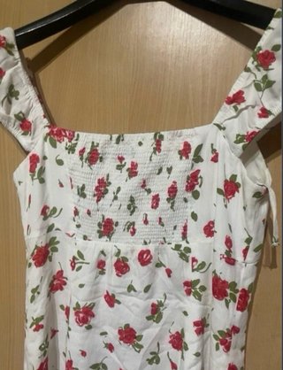 Vestido Zara floral blanco y rojo