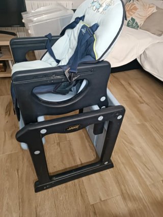 Trona convertible en mesita
