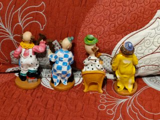 Lote 4 figuras payasos resina antiguos