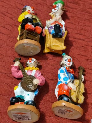 Lote 4 figuras payasos resina antiguos