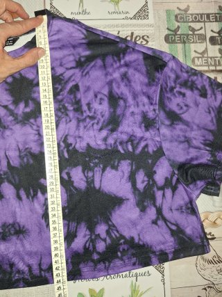 T-shirt crop viola e nera, Shein, taglia S.