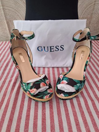 Cuñas Guess Estampadas
