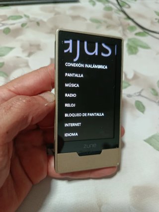 Zune HD 32GB OLED Dorado