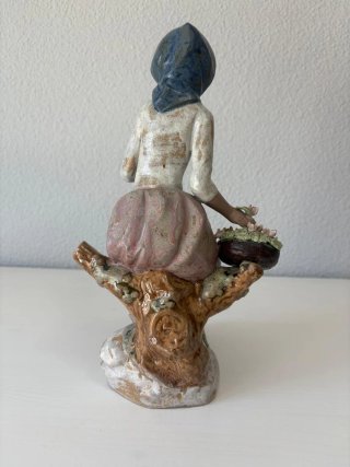Figura Nadal Niña con flores