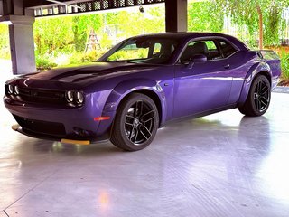 Dodge challenger V8 HEMI Man 6 vel