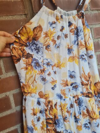 Vestido floral blanco y multicolor