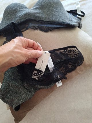 Conjunto lencería Intimissimi negro y gris
