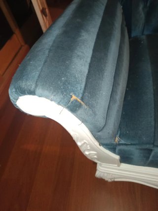 Sillón capitoné azul y blanco