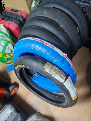Neumáticos de moto 17 " nuevos