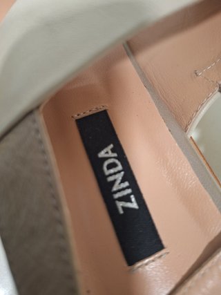 Sandalias de piel beige y multicolor