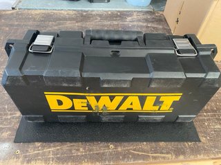 Radial Dewalt D28113