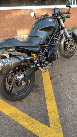 Ducati Monster 695 Negra