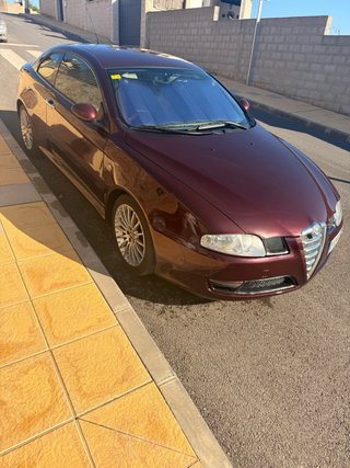 Alfa Romeo GT 2004