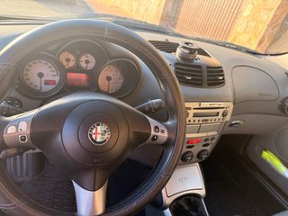Alfa Romeo GT 2004