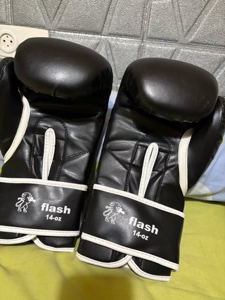 Guantes Leone Muay Thai Negro