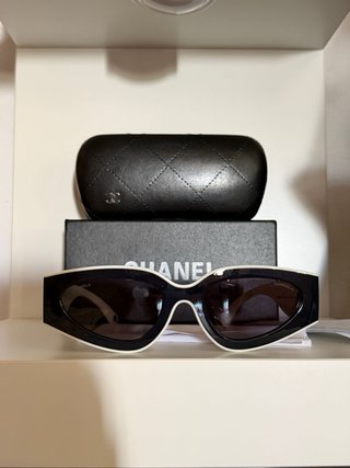 Gafas de Sol Chanel Negras y Blancas