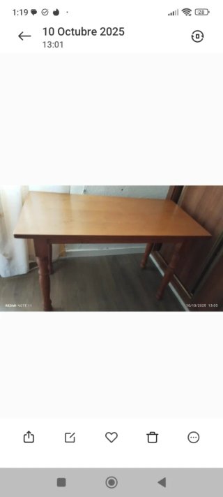 Mesa de comedor de madera