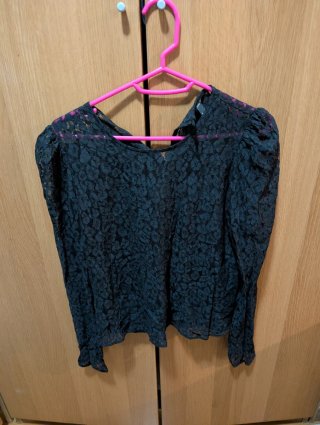 Blusa Zksk Negra Encaje Manga Abullonada