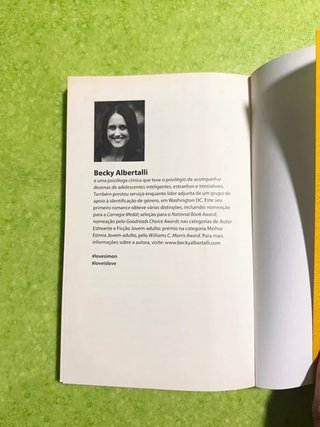 O coração de Simon contra o mundo (Portuguese E...