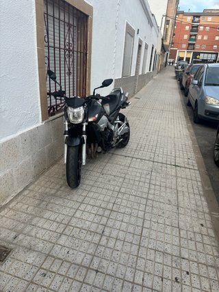 Suzuki GSR 600 Negra/Plata
