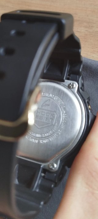 Casio G-Shock DW6900 Negro + Dorado Japan