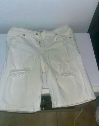 Vaqueros blancos cortos