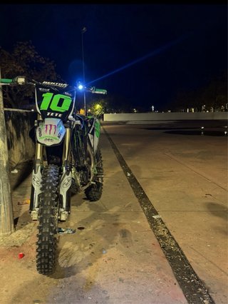 Kawasaki KXF450 Motocross Gris/Verde