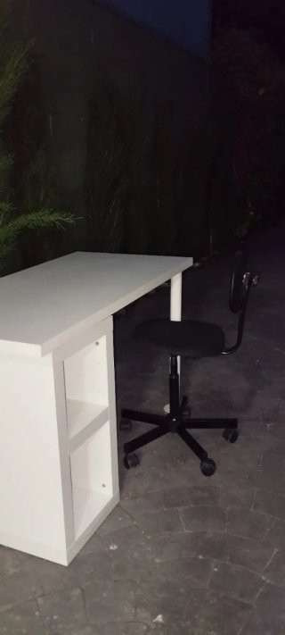 Escritorio pequeño de madera blanco