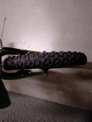 Bicicleta niño casi  nueva con ruedines