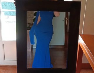 Vestido largo azul klein asimétrico