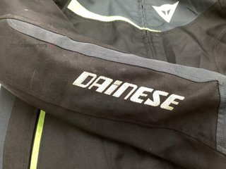 chaqueta motorista dainese no visible