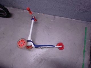 Lote 6 patinetes, uno con luces LED