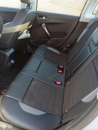 Peugeot 2008 2018.por viaje