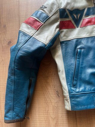 Chaqueta Dainese Moto Piel Semi nueva, muy cuidada