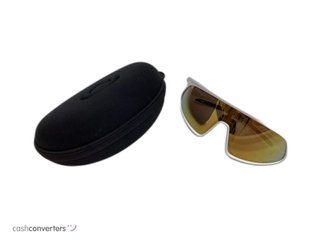 gafa de sol señora oakley 0oo9484d