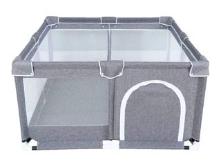 Parque infantil gris con puerta
