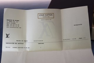 Louis Vuitton, Monogram Empreinte. Caja vacía de funda para iPhone.