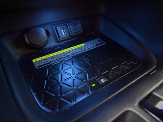 Toyota RAV4 220H Feel “ Mantenimiento incluido “