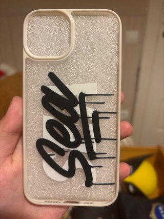 Funda iPhone 13 con diseño graffiti