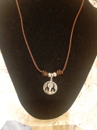 Conjunto Virgen del Pilar Plata y Cuero