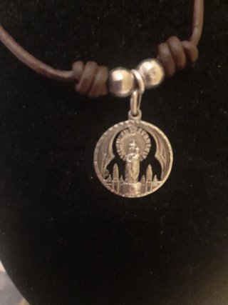 Conjunto Virgen del Pilar Plata y Cuero